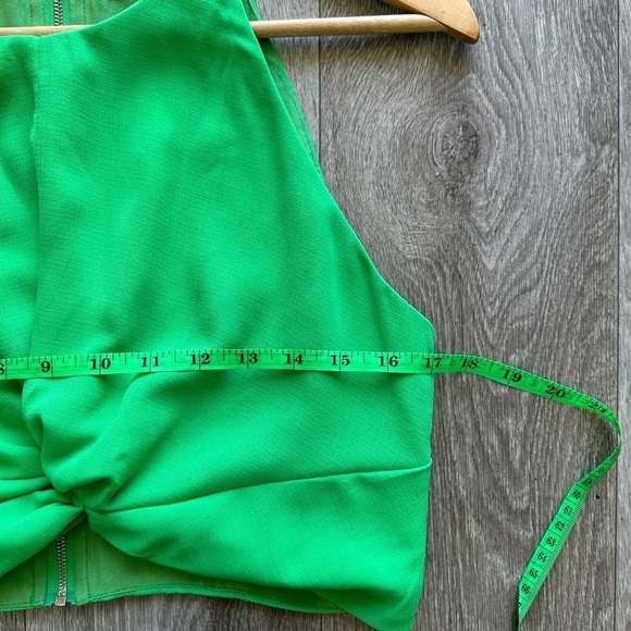 LUSH Green Crop Top Size Medium Med - Picture 4 of 8